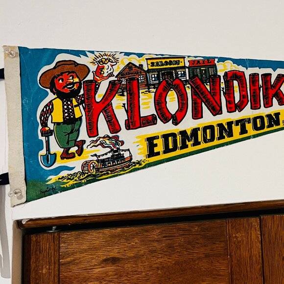 Vintage Edmonton, Alberta Klondike Days Felt Pennant - Picture 1 of 5